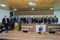 A Câmara Municipal de Coari realizou no dia 16 de dezembro de 2021 uma sessão extraordinaria solene, com empossamento do prefeito eleito Keitton Pinheiro