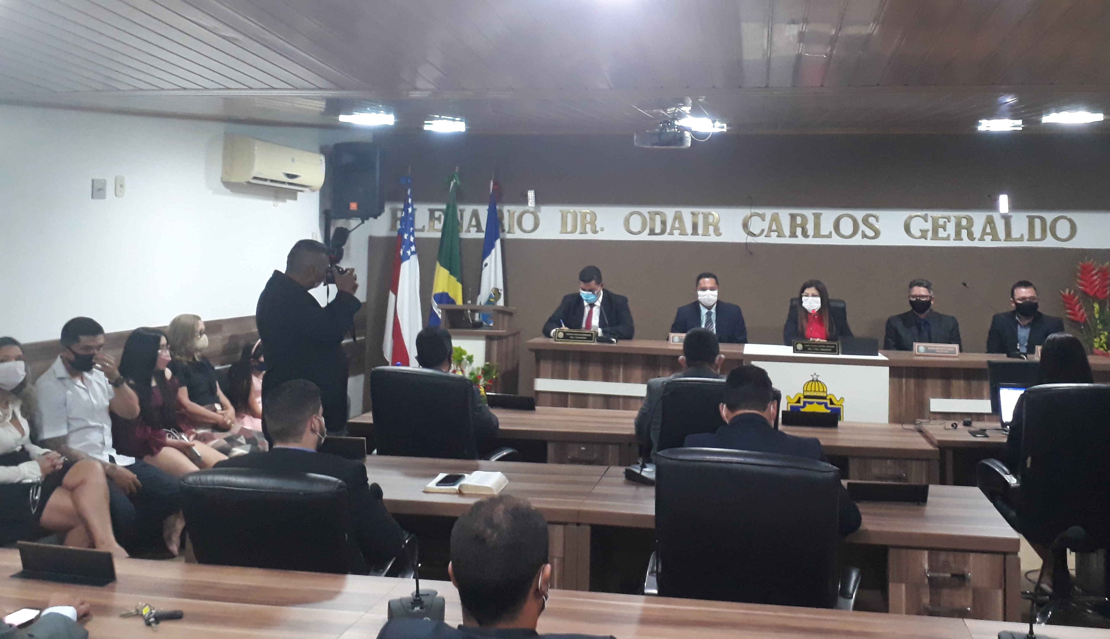 CÂMARA ENTREGA TRÊS TÍTULOS DE CIDADÃO COARIENSE