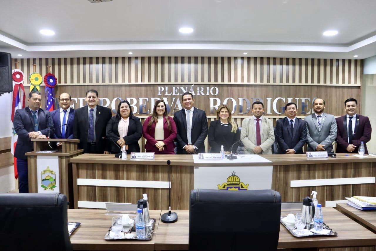 Sessão Ordinária realizada nesta terça-feira, 11 de junho de 2024 no Plenário da Câmara Municipal de Coari.